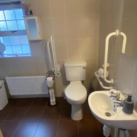 Apartamento Cheerful 3 Bedroom Country