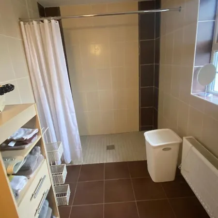 Cheerful 3 Bedroom Country Apartamento *