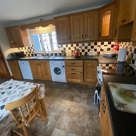 Cheerful 3 Bedroom Country * Ennis