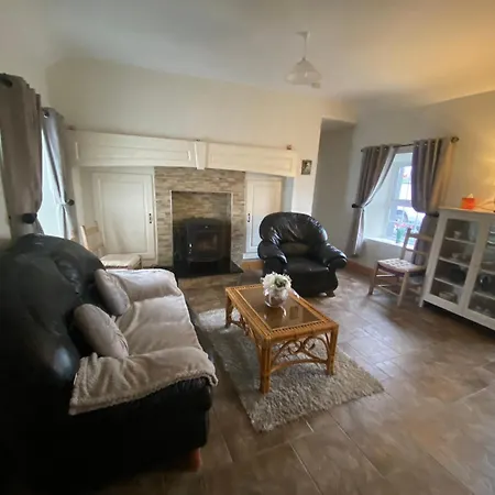 Apartment Cheerful 3 Bedroom Country