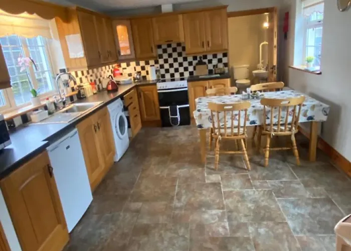 Cheerful 3 Bedroom Country Lejlighed Ennis